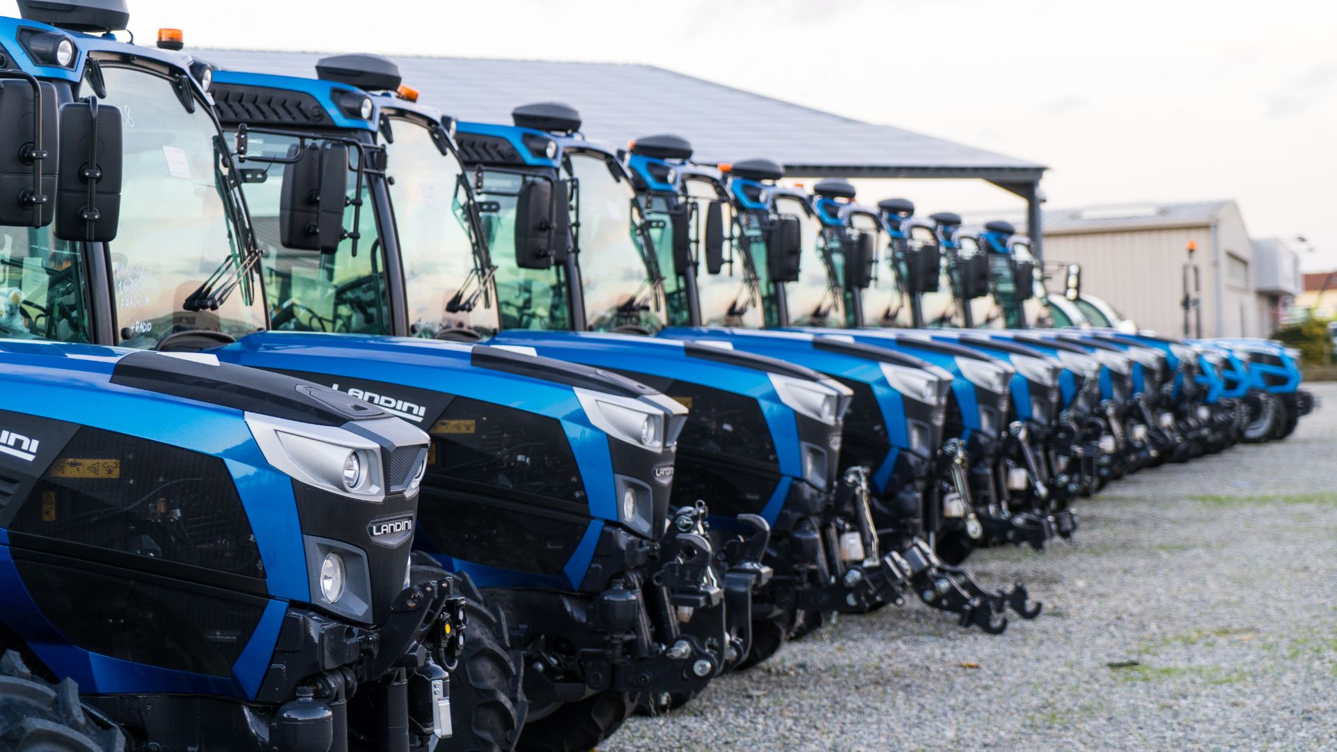 Alignement de tracteurs Landini neufs